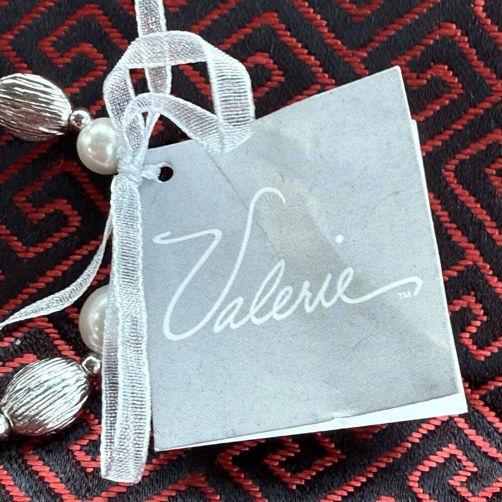 Valerie Parr Hill Faux Pearl Silver Tone Bead Prayer Box Charm Stretch Bracelet - Picture 8 of 9